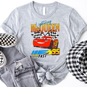 Camiseta de Rayo McQueen, camiseta de Disney Cars, camiseta de Disney Cars, camiseta de Disney, camiseta de World Tour 2026, camiseta de Disneyland imagen 1