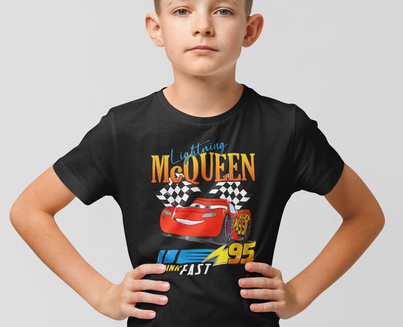 Camiseta de Rayo McQueen, camiseta de Disney Cars, camiseta de Disney Cars, camiseta de Disney, camiseta de World Tour 2026, camiseta de Disneyland imagen 4