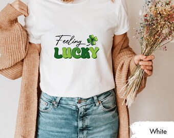 Chemise porte-bonheur de la Saint-Patrick, t-shirt trèfle minimaliste, chemise graphique shamrock, jolie tenue porte-bonheur, cadeau de la Saint-Patrick, t-shirt des fêtes irlandais