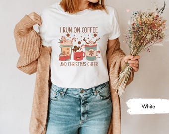 Camiseta de café navideña, camisetas navideñas, regalo para ella, camisetas navideñas, regalos navideños, camiseta de café, regalo navideño para mujer, camisetas navideñas