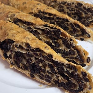 Currants rolls (12)