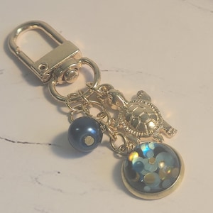 Ocean themed bag charm with turtle keyring blue sea accent gold purse accessory beachy backpack charm Christmas holiday gift for her