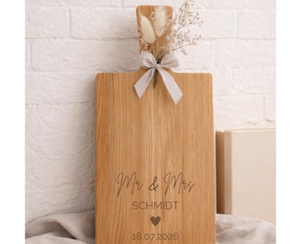 Wedding gift for Mr & Mrs | Cutting board with names and date | Bride and groom | Wedding gift | Personalized cutting board | Cash gift