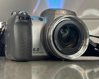 ソニー サイバーショット DSC-N1: 8.1MP コンパクトデジタルカメラ