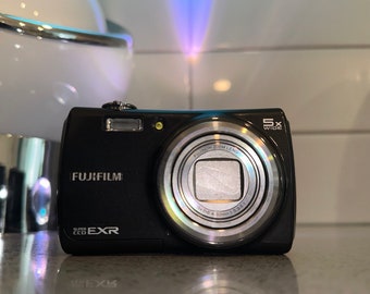 Fujifilm Finepix F200EXR • Compact Digital Camera • From JAPAN 
