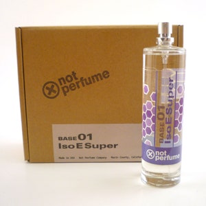 Iso E Super Base Molecule 01 fragrance scent perfume cologne