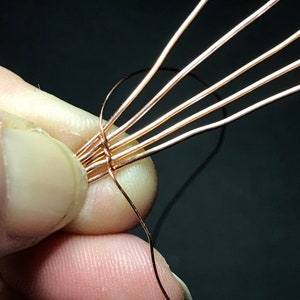 PDF チュートリアル、レインボー スネーク、コイル ベゼル チュートリアル、ステップ バイ ステップの説明、デジタル ダウンロード、Wire & Wiki ep.3 画像 6