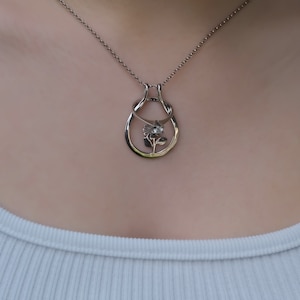 Ring Holder Necklace with Birth Flower Theme, Aster Birth Flower Design, Floral Ring Keeper Pendant, Personalized Flower Jewelry for Mom