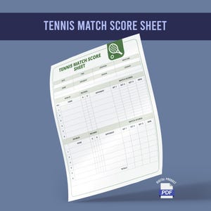Puede incluir: Una hoja de anotación de partidos de tenis blanca con un gráfico de raqueta de tenis verde. La hoja incluye secciones para registros individuales y dobles, detalles del oponente y resultados del partido. El texto "TENNIS MATCH SCORE SHEET" está en la parte superior.