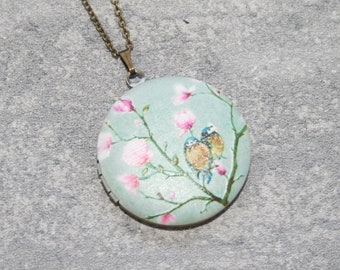 Collier de médaillon d’arbre, collier de forêt de bois, collier d’arbre d’oiseau, locket d’oiseaux