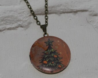 Christmas Tree Locket Necklace, Christmas Necklace, Woodland Jewelry, Christmas Locket