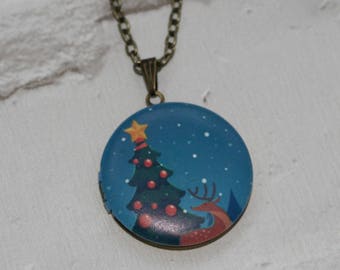 Christmas Tree Locket Necklace, Christmas Necklace, Woodland Jewelry, Christmas Locket