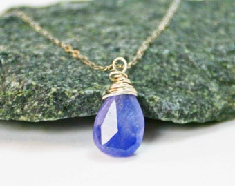 Collar de tanzanita, piedra natal de diciembre. Collar de tanzanita briolette. Collar de tanzanita de diciembre. Joyería delicada con piedra natal. Regalo de cumpleaños.