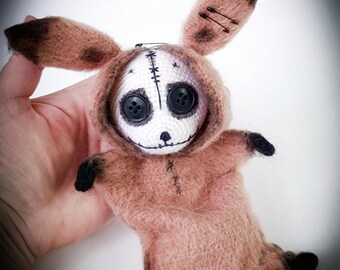 Crochet pattern pdf in English Creepy skull Bunny with a polymer pellets inside. Emotional support pinch toy