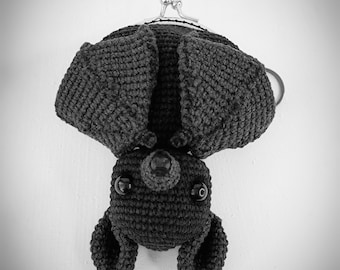 Amigurumi Small Bat Wallet. Crochet pattern pdf in English.