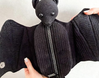 Shoulder strap bag Bat Crochet pattern pdf in English. Amigurumi tutorial