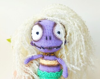 Mermaid zombie sea doll- Crochet pattern pdf in English. Cute horror zombie doll amigurumi pattern. Scare mermaid pattern pdf