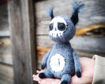Crochet pattern pdf in English Spooky undead Squirrel with a polymer pellets inside. Emotional support pinch toy