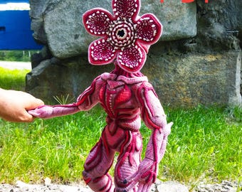 Terrible monster Crochet Pattern PDF in English: Alien Monster Figurine with Rotating Head