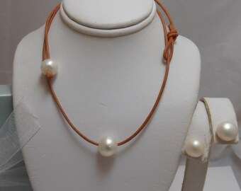 Floating Solitaire Genuine Natural White  Round Pearl Necklace with Pearl toggle clasp and earrings set on Leather