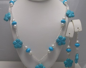 Howalite and Freshwater pearl Flowers Necklace and Earrings Set