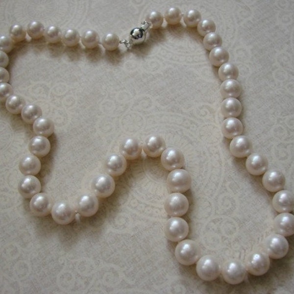 Pearl Necklace 8.5-9mm with a sterling silver ball clasp