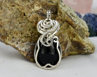 Black Onyx Necklace – Small Onyx Healing Stone Pendant Necklace – Wire Wrap – Black Gemstone – Silver Black Onyx Jewellery  - Black Crystal