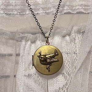Vintage Brass Locket with Sparrow Cottage 1970&#39;s Vintage Jewelry You Choose Chain Length Photo Locket Jewelry Necklace Romantic Bird Locket