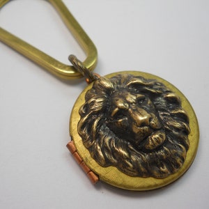 Lion LOCKET KEYCHAIN Be Brave Gift Vintage Locket Unique Gift King of the Jungle Big Cat Bravery BrassLion Keychain