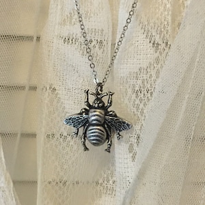 Hidden Locket Necklace Silver BEE Secret Compartment Women&#39;s Necklace Entomology Bumble Bee Honey Bee Beehive Garden Pollinator Bug Locket