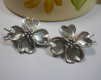 Petites barrettes de cornouiller argentées en métal massif Barrettes à fleurs argentées, fleur du sud, accessoire de coiffure unique PAIRE