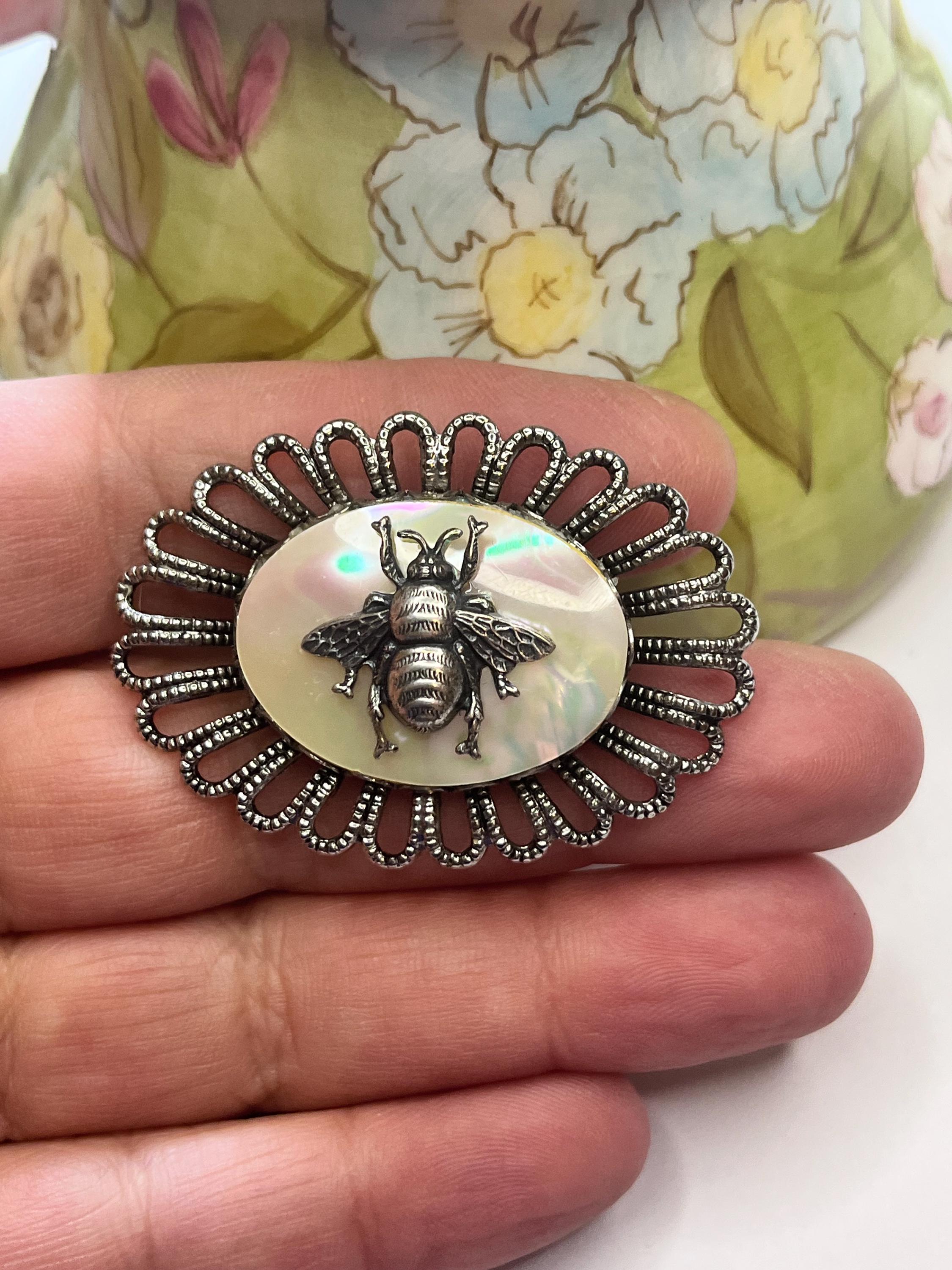 Umfunktionierte Original Bienen Brosche Silber Biene Pin mit Shell Vintage Up Schmuck Biene Art Natur Garten Liebhaber Insekt Bug Brosche
