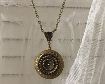 Brass Sunflower Rosary Style Connector Locket Necklace Embossed Brass Locket Women's Necklace Jewelry