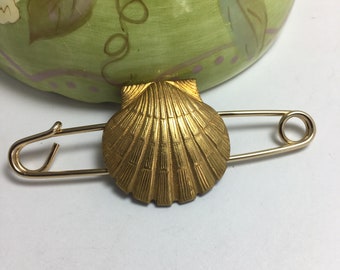 Brass Metal Shawl Kilt Scarf Pin Sea Shell Beach Ocean Golden Brass Vintage Parts Unique Scarf Pin Shawl Pin Clam Shell Kilt Pin