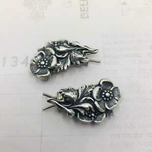 Small Sterling Silver Plated Flower Barrettes Dainty Hair Pins Vintage 1970&#39;s Barrette Part Unique Hair Accessory Flower Girl Wedding PAIR