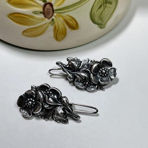 Horquillas para el pelo vintage con forma de flor bañada en plata de ley, años 80, pequeñas y únicas.