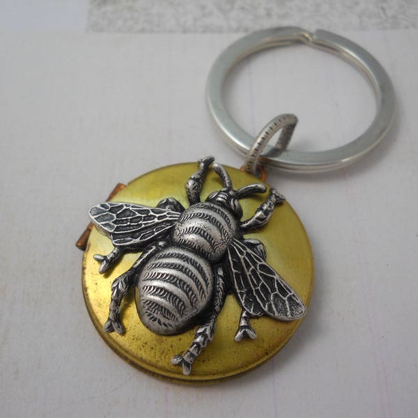 Bee LOCKET KEYCHAIN Bumblebee Honeybee Garden Gift Greenhouse Key Master Gardener Vintage Locket Unique Gift Just Bee Honey Bee Bumble Bee