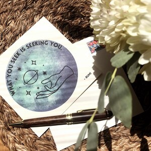 Carta con citazione di Rumi / Ciò che cerchi ti sta cercando / Carta motivazionale / Carta artistica con acquerello