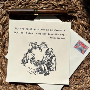 Cartão de amor do Ursinho Pooh, citação de qualquer dia gasto com você, cartão romântico de aniversário ou amizade, presente para amantes de livros