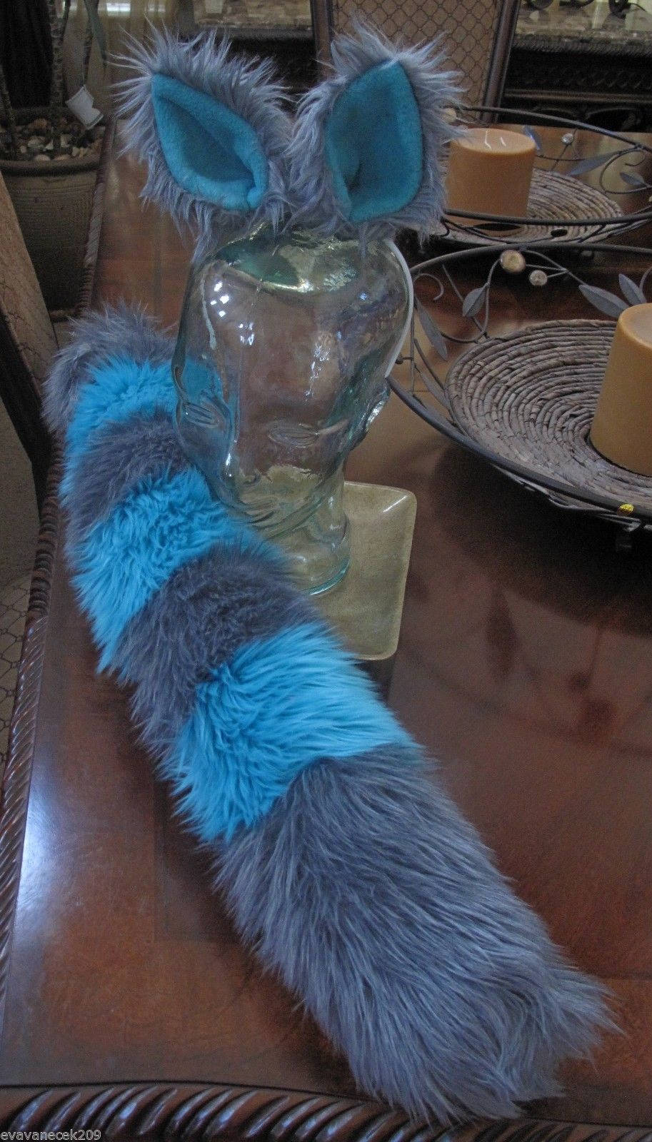 Blue and gray Cheshire cat fur