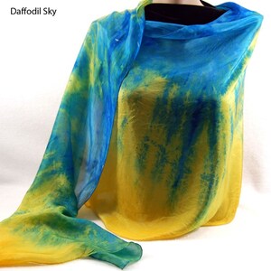 Les couleurs de lÉTÉ... Foulard Habotai en soie teint à la main, choisissez votre palette image 3