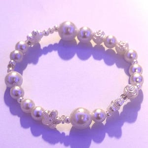 Pearl Flower Beaded Bracelet