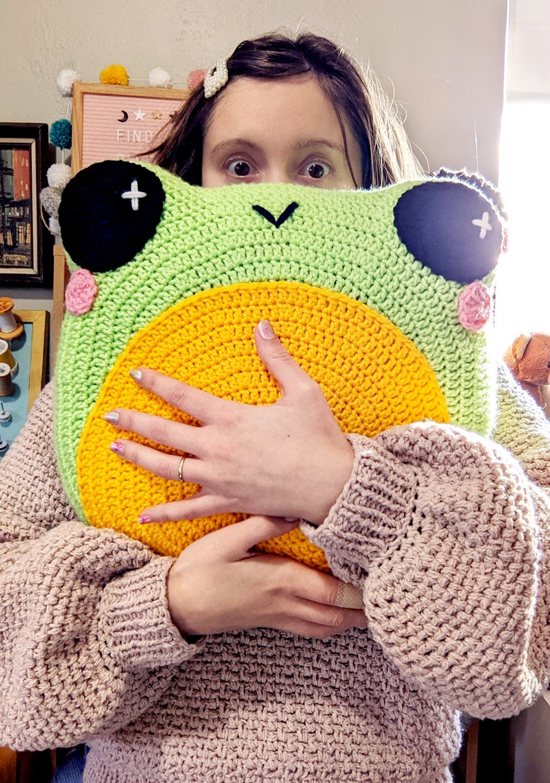 Froggy Pillow Crochet Pattern, Kawaii Throw Pillow, Froggie Home Decor image 7