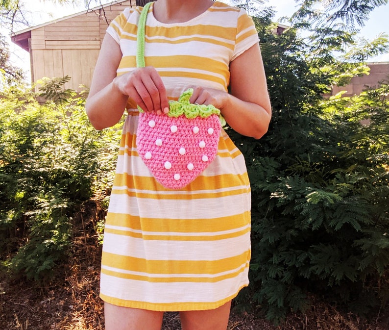 Strawberry Crossbody Bag Crochet Pattern, Pink Strawberry Bag image 5