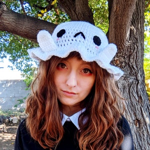 Shy Ghost Bucket Hat Crochet Pattern, Crochet Hat Pattern, Kawaii ghost halloween hat image 4