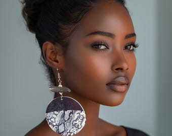 Boucles d'oreilles noires et grises en bois à imprimé serpent | Python, argent | Audacieux, gros, gros | Style safari afrocentrique