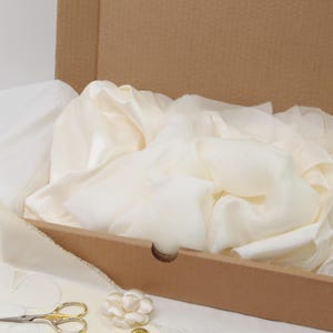 Bundel witte zijde stof voor het maken van bloemen | Restanten van 100% pure zijde voor knutselen, bruiloft naaien | Organza chiffon taft Destash