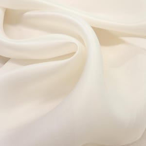 Tessuto Organza Seta Pura Bianco Seta Made in Italy per Abiti da Sposa e Alta Moda al Mezzo Metro