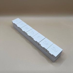 Eco-Friendly Weekly Pill Organizer – 3D Printed and Compact