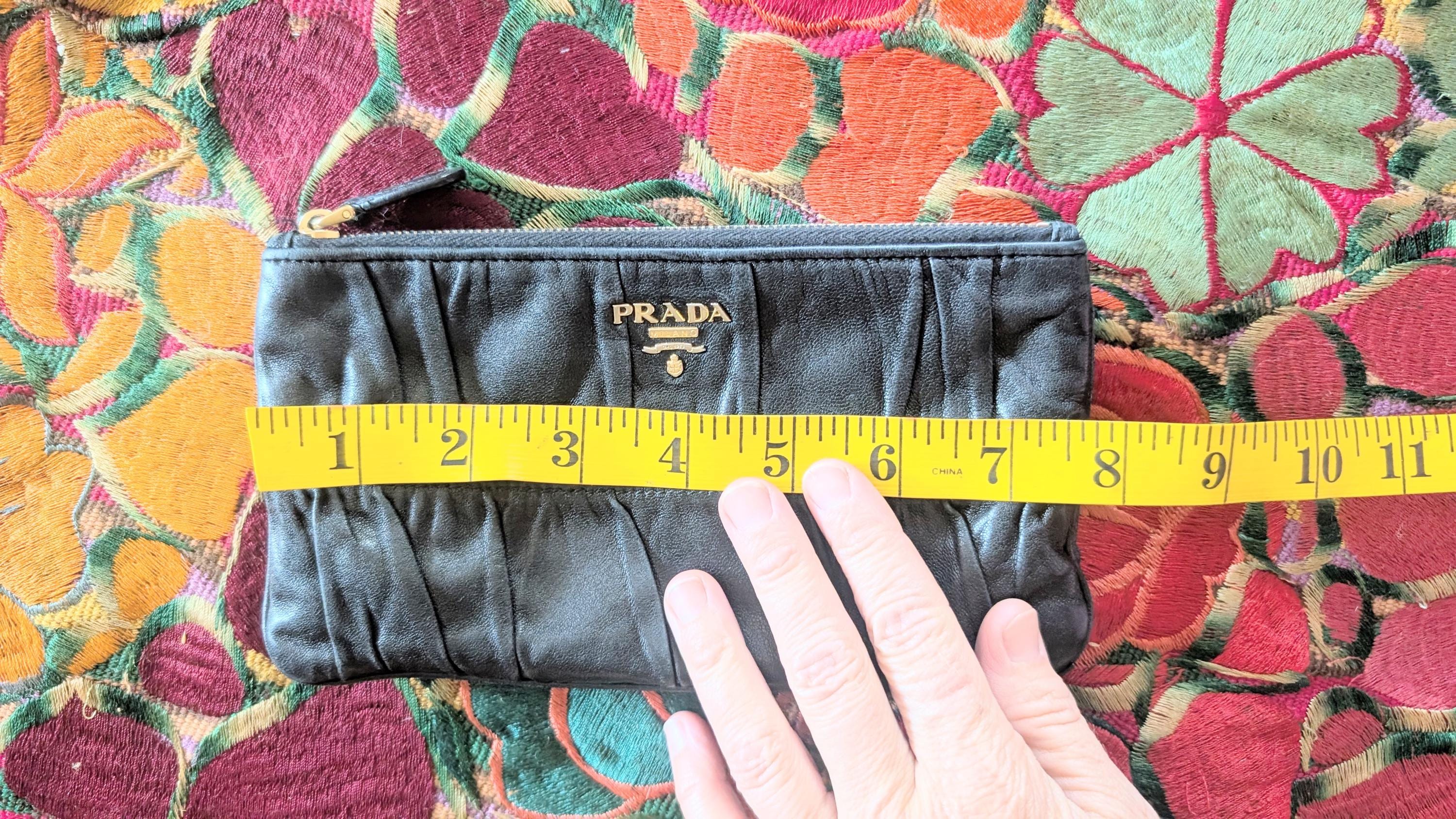 PRADA ナッパゴーフル クラッチバッグ プラダ ナッパ ゴーフル クラッチ ネロ - Etsy 日本